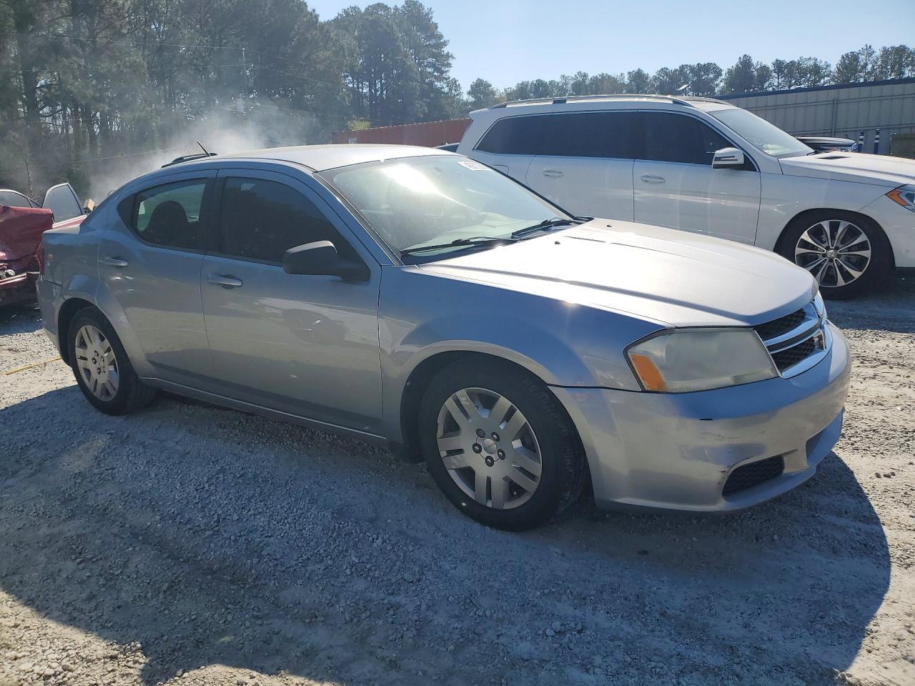 2013 DODGE Avenger