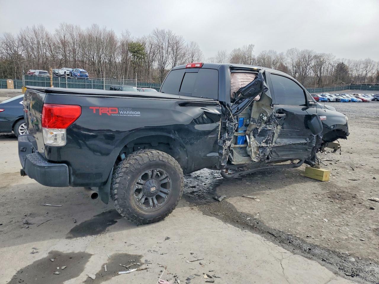 2011 TOYOTA TUNDRA