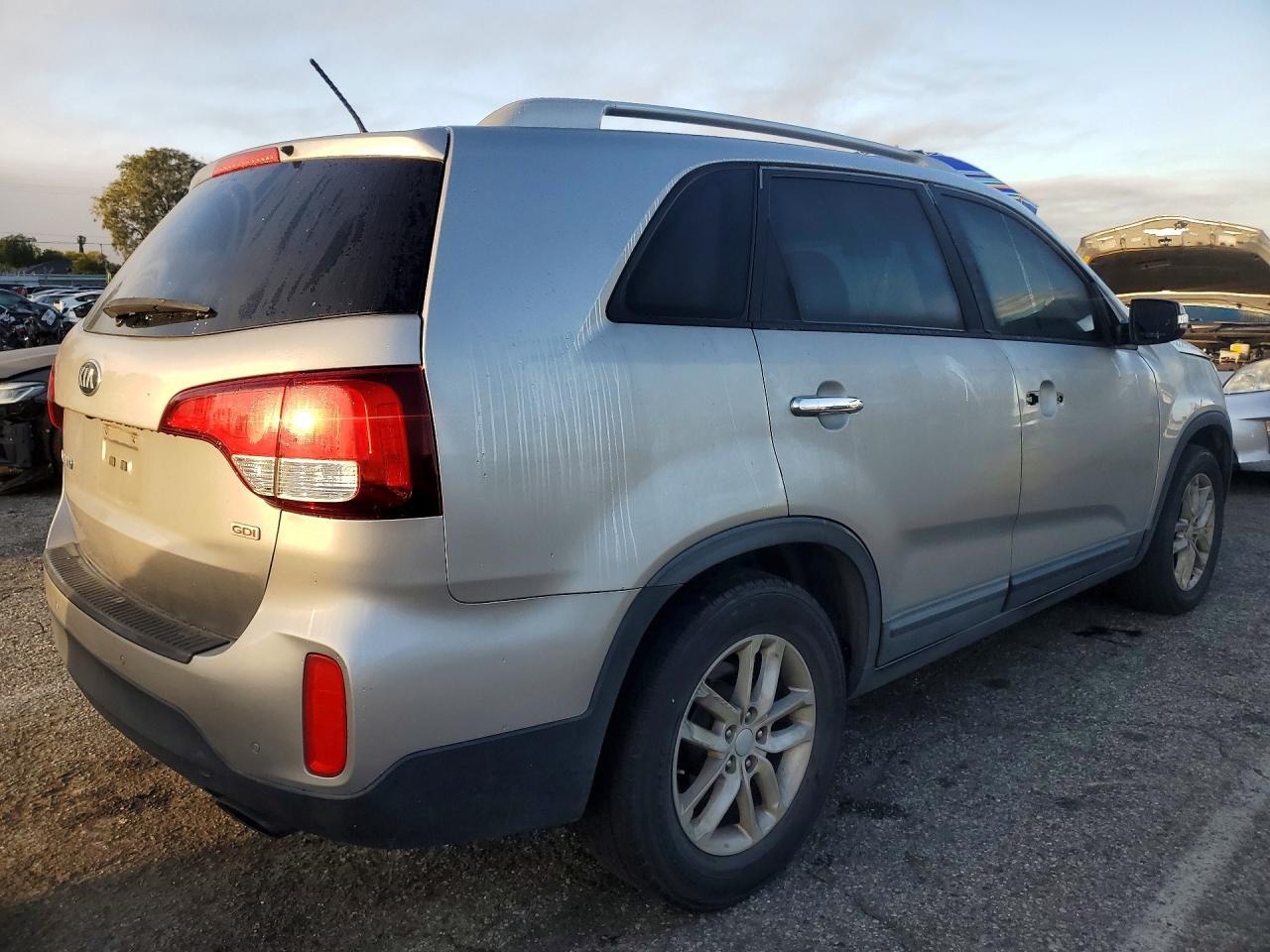 2015 KIA SORENTO