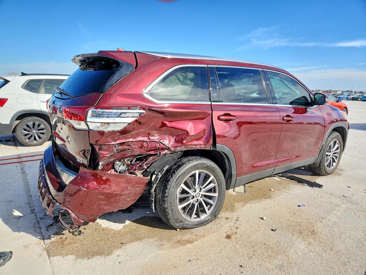2019 TOYOTA HIGHLANDER