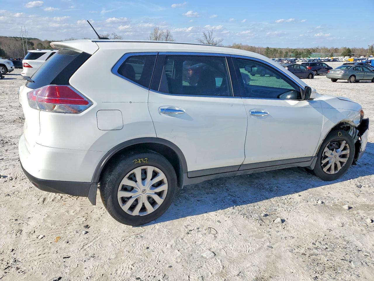 2015 NISSAN ROGUE