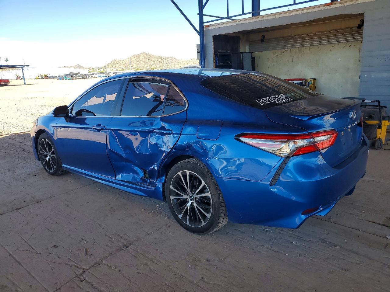 2018 TOYOTA CAMRY