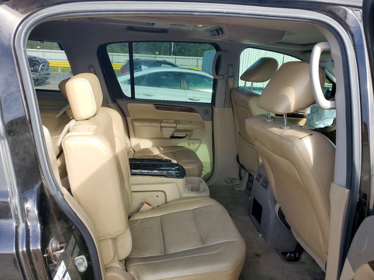 2011 NISSAN Armada