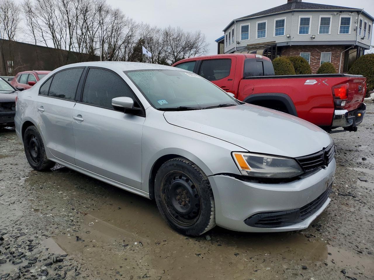 2012 VOLKSWAGEN JETTA