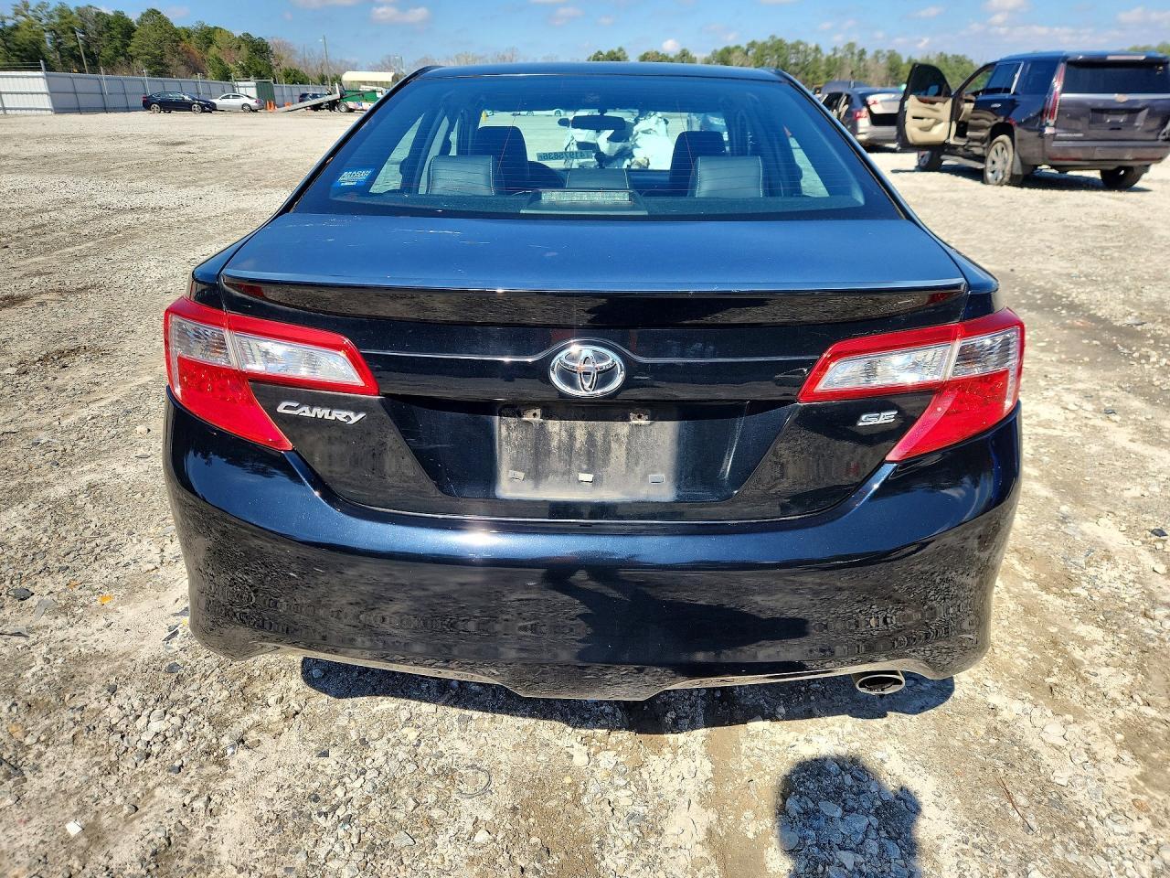 2014 TOYOTA CAMRY