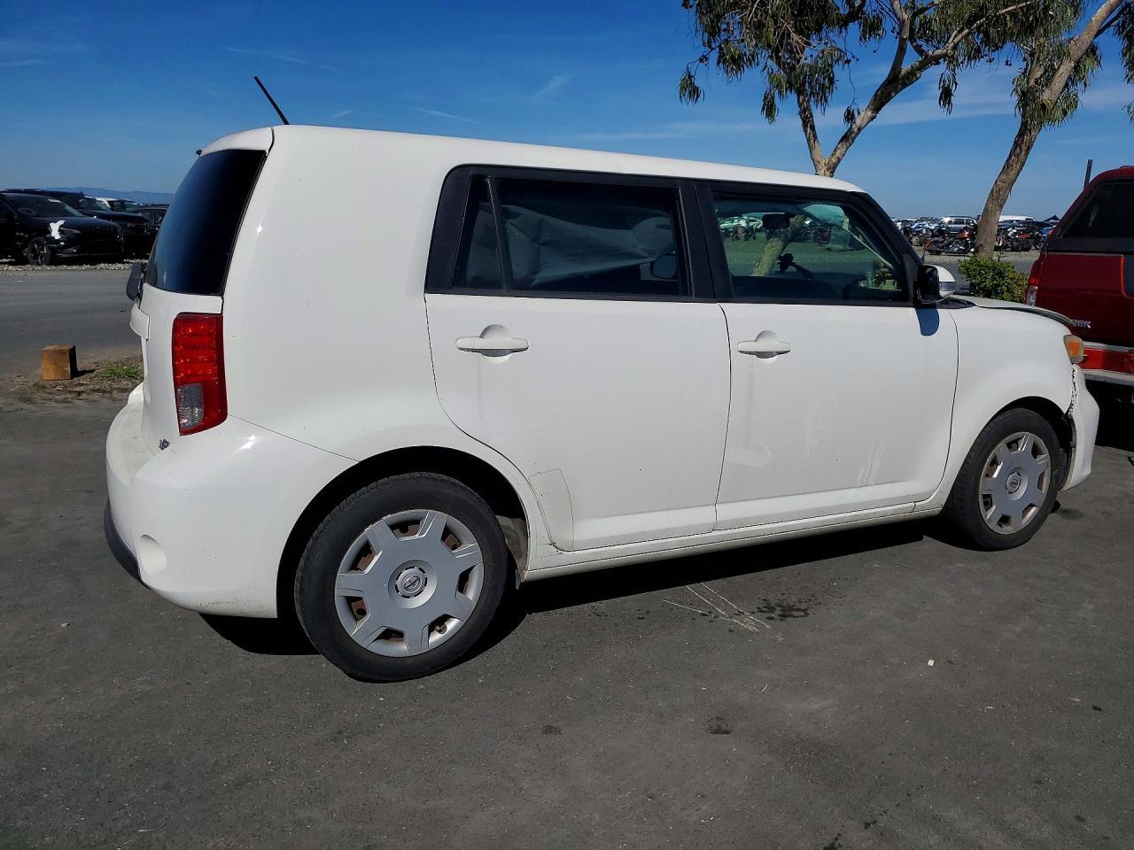 2014 SCION xB