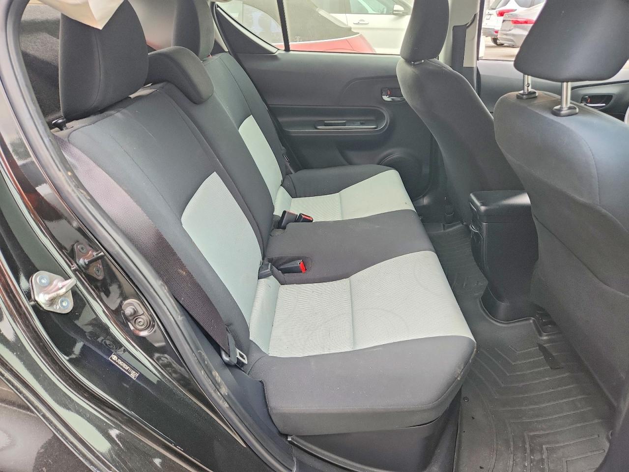 2015 TOYOTA Prius c