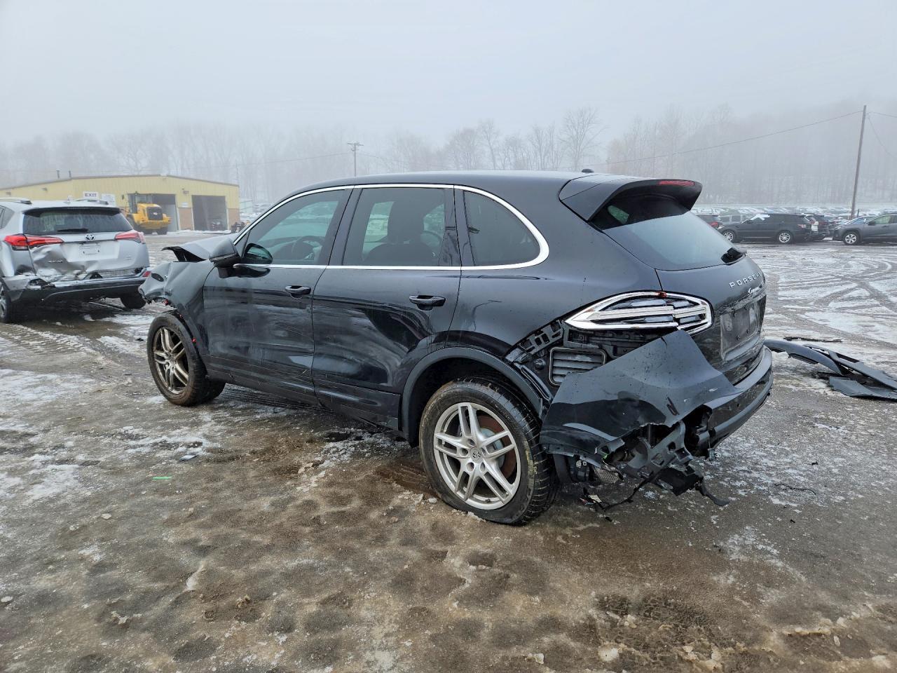 2016 PORSCHE CAYENNE