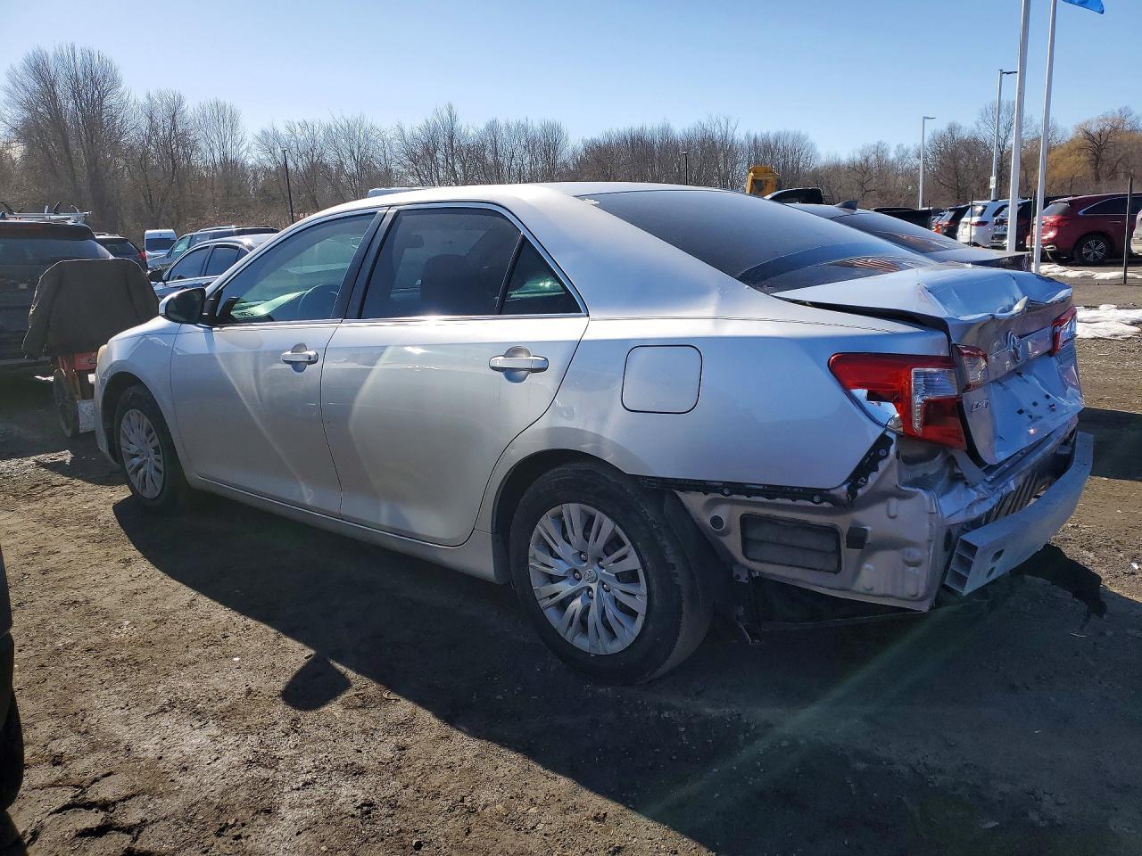 2014 TOYOTA CAMRY