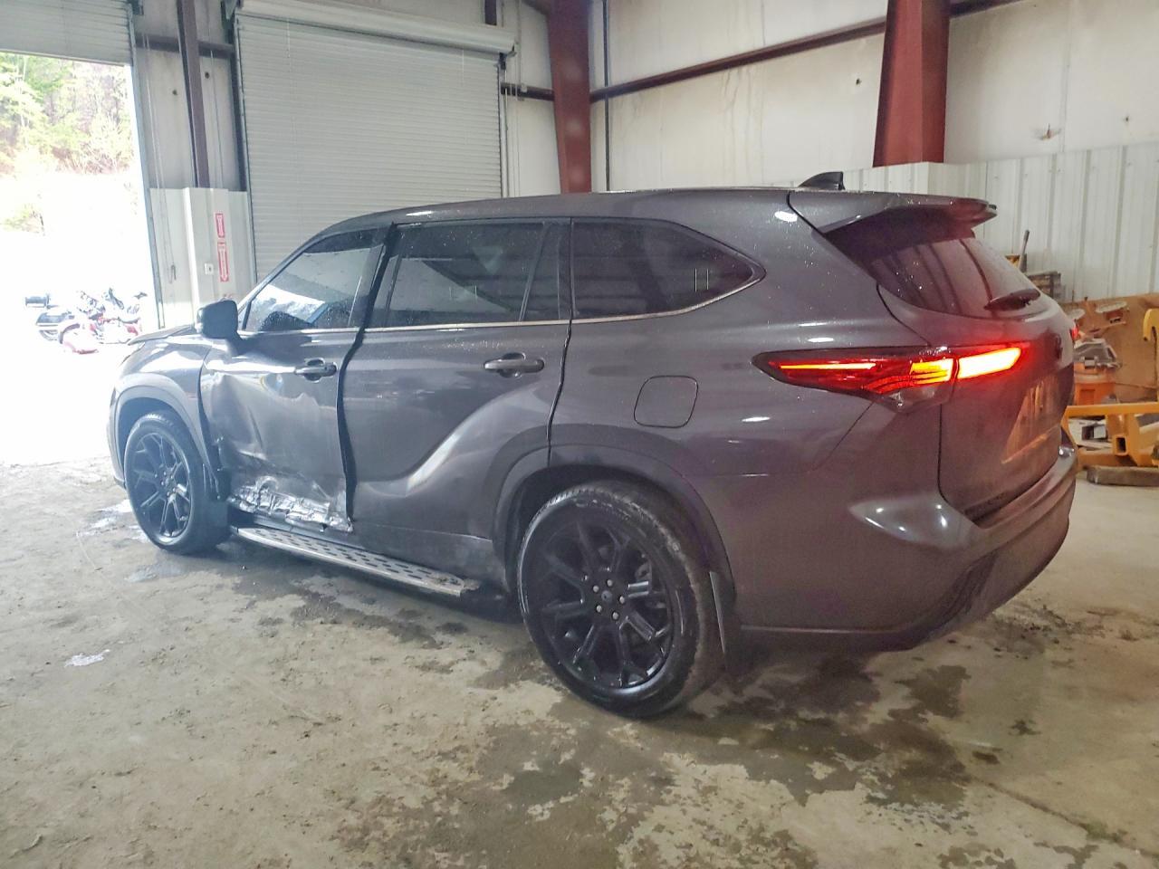 2022 TOYOTA HIGHLANDER