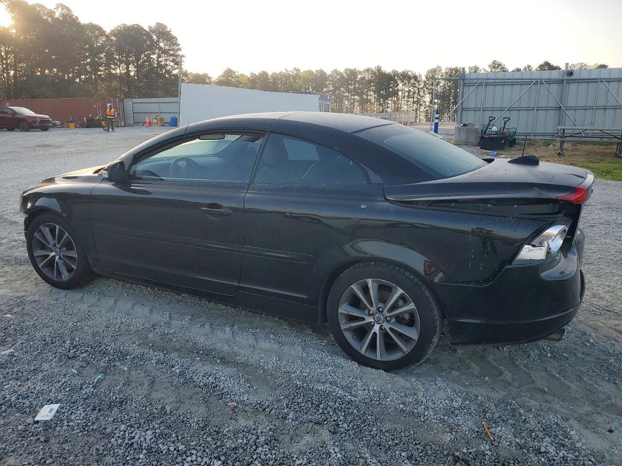 2010 VOLVO C70