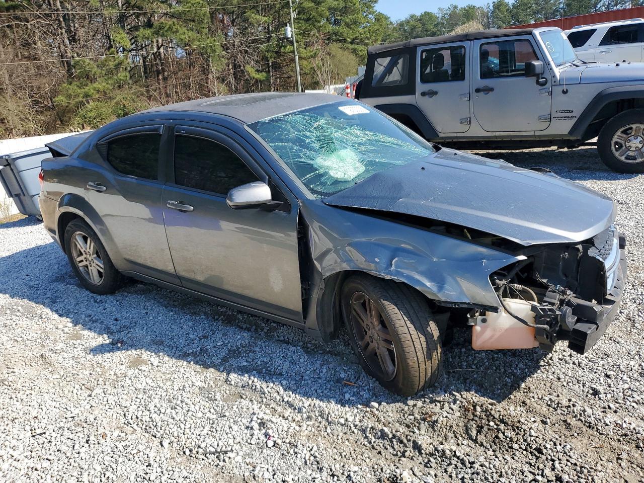 2011 DODGE Avenger