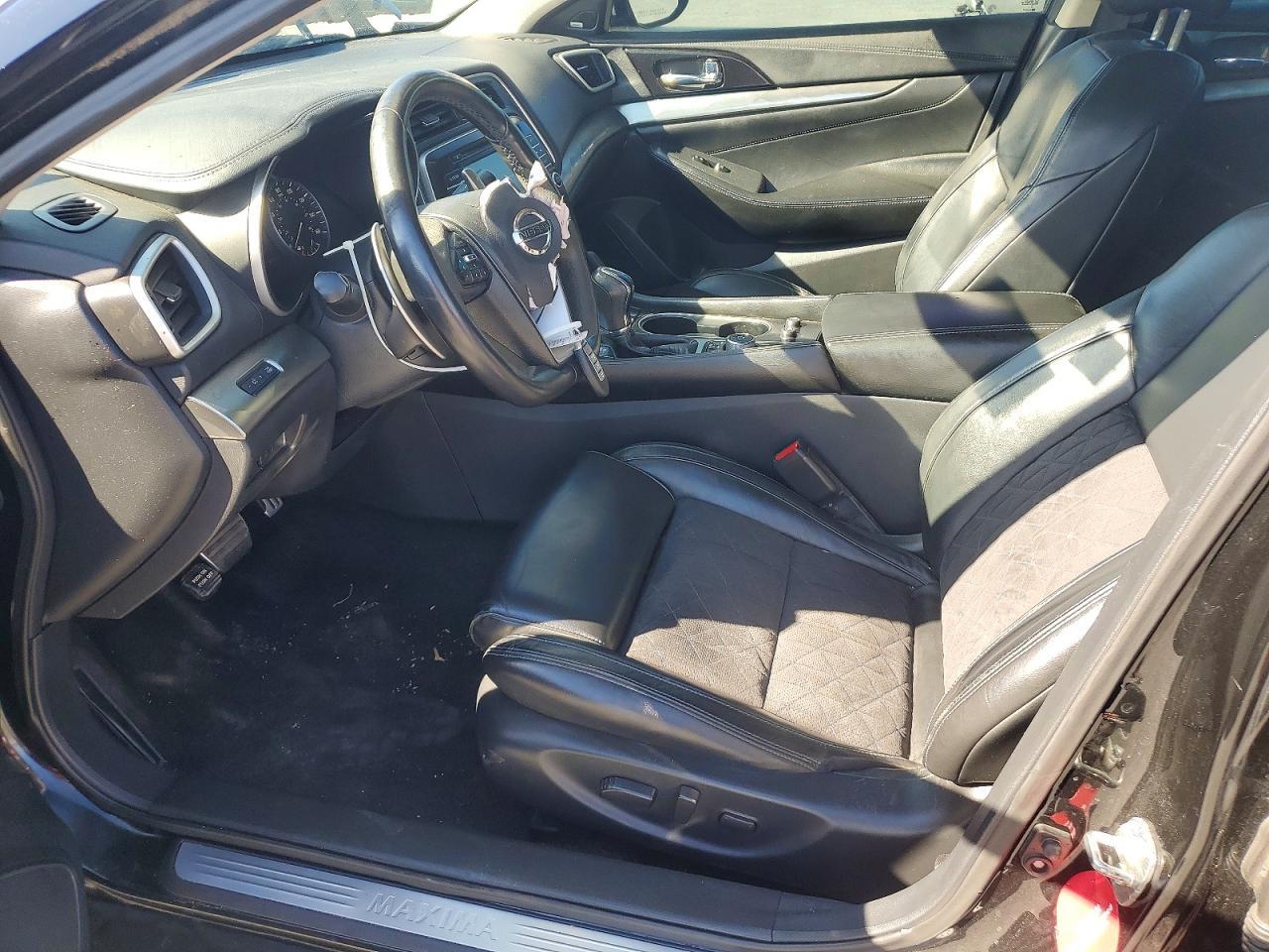 2017 NISSAN Maxima
