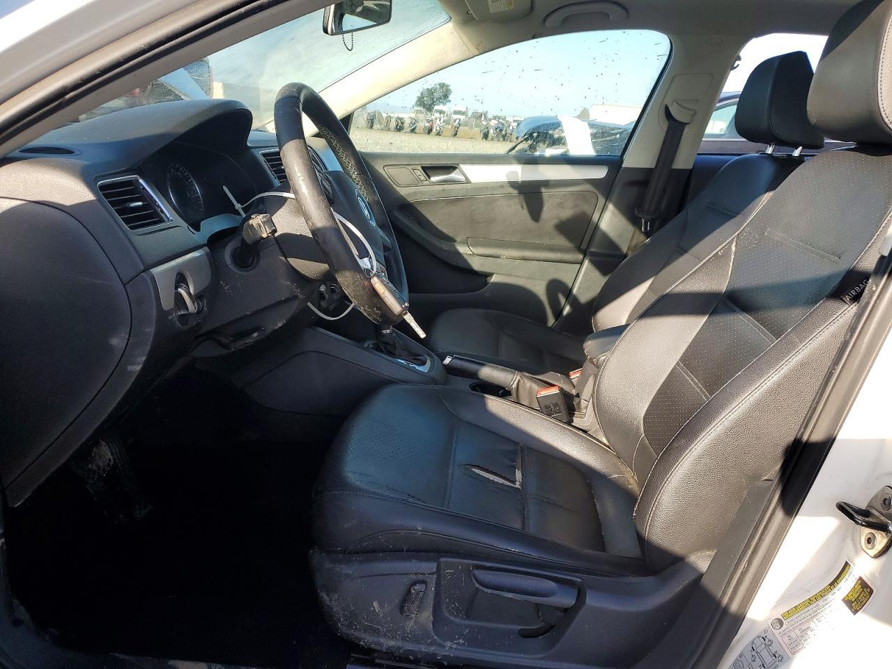 2013 VOLKSWAGEN JETTA