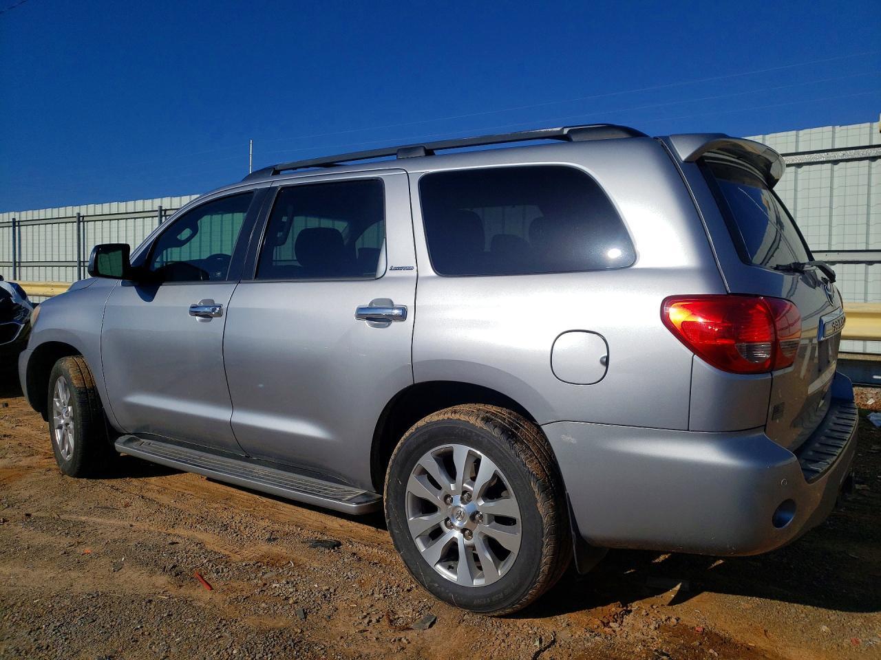 2012 TOYOTA Sequoia