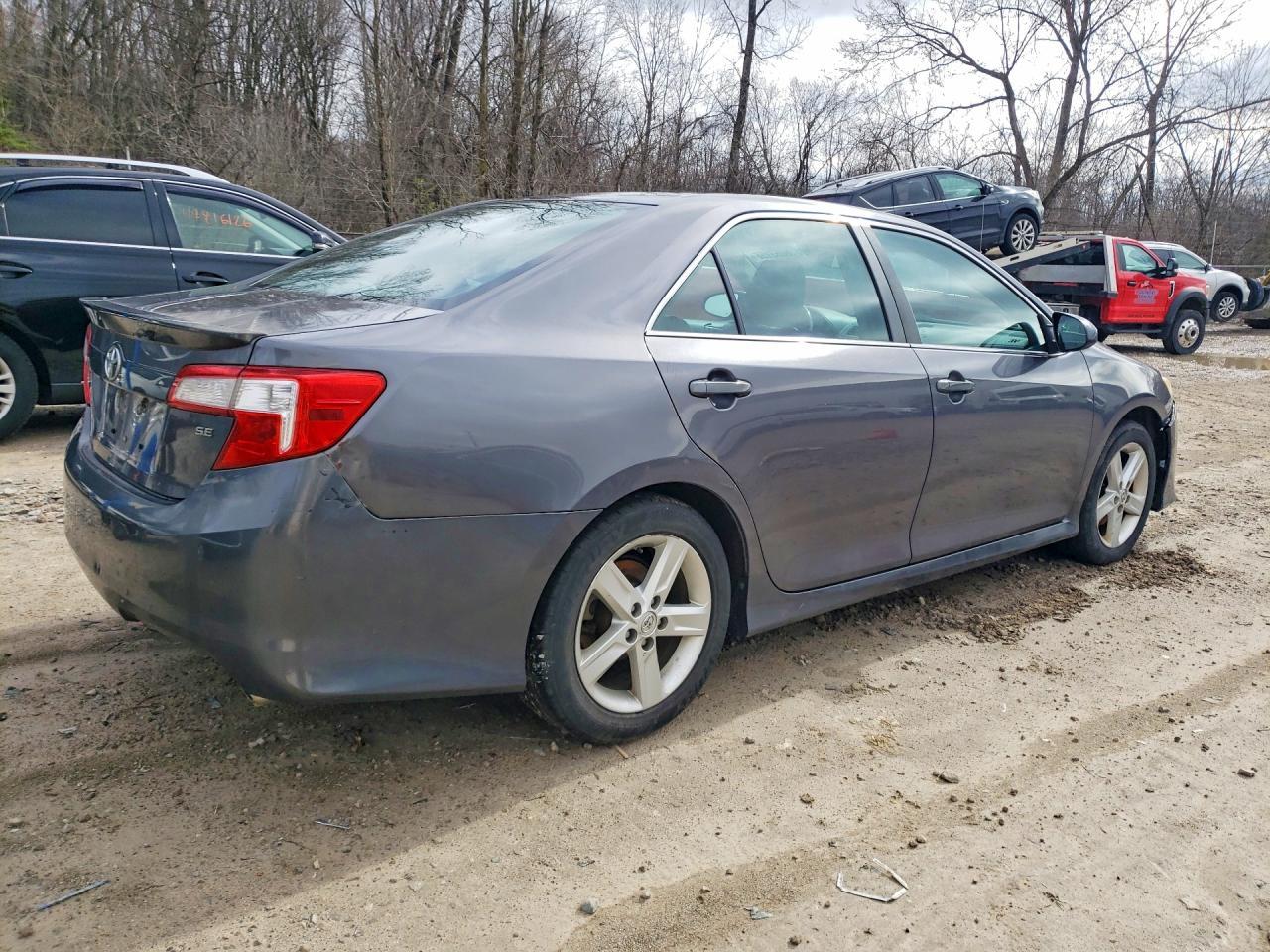 2014 TOYOTA CAMRY
