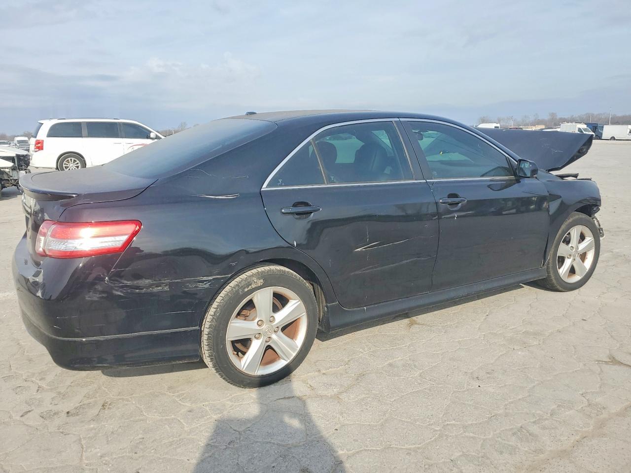 2011 TOYOTA CAMRY