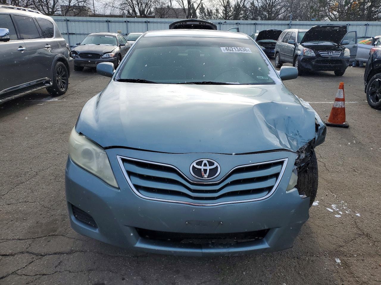 2011 TOYOTA CAMRY