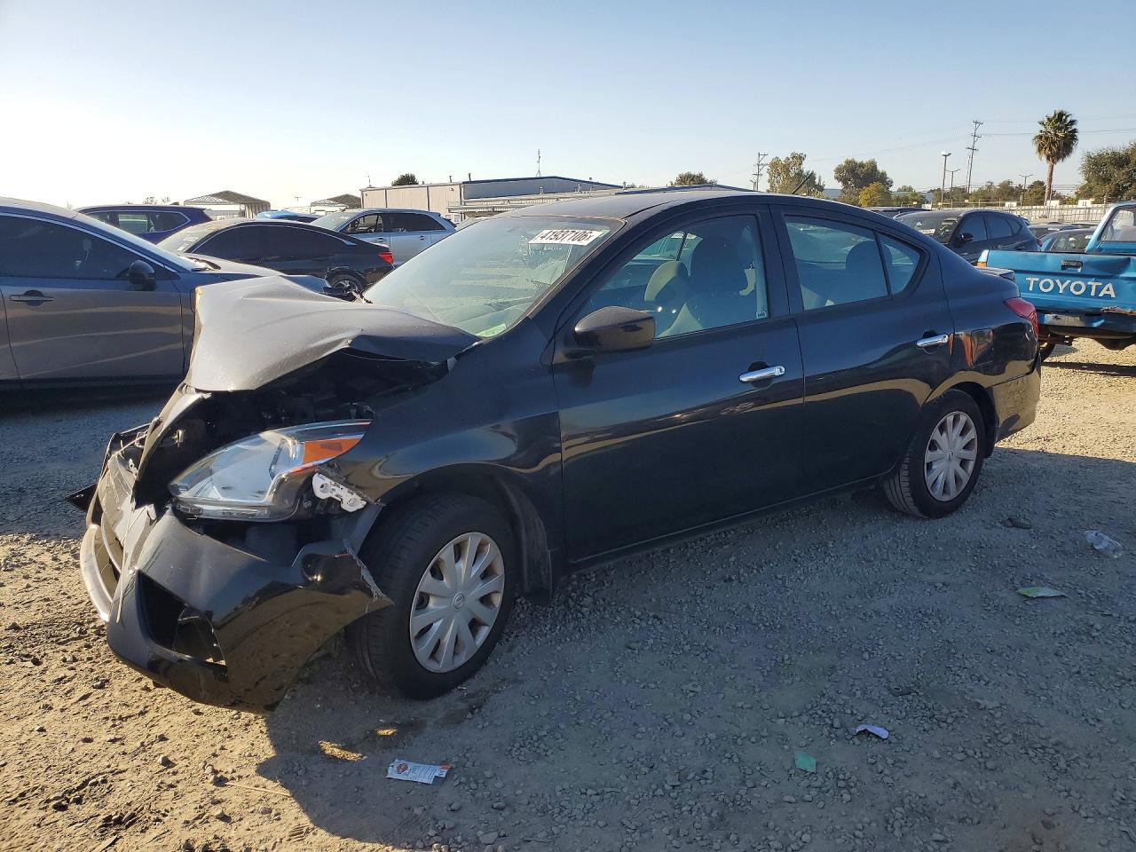 2017 NISSAN VERSA