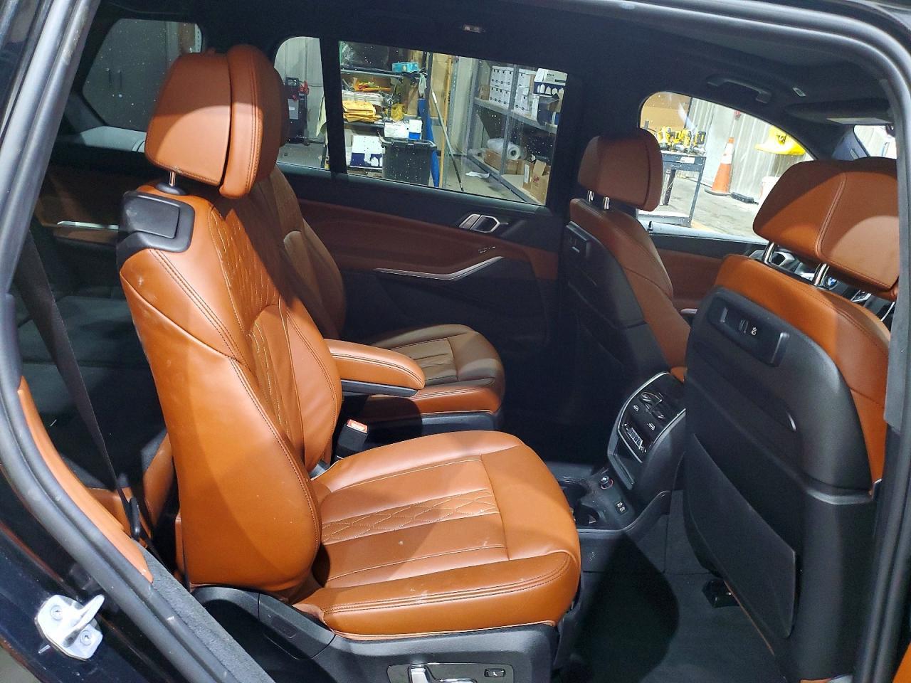 2022 BMW X7