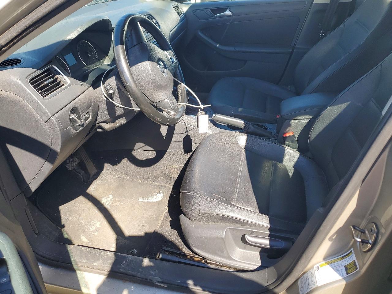 2012 VOLKSWAGEN JETTA