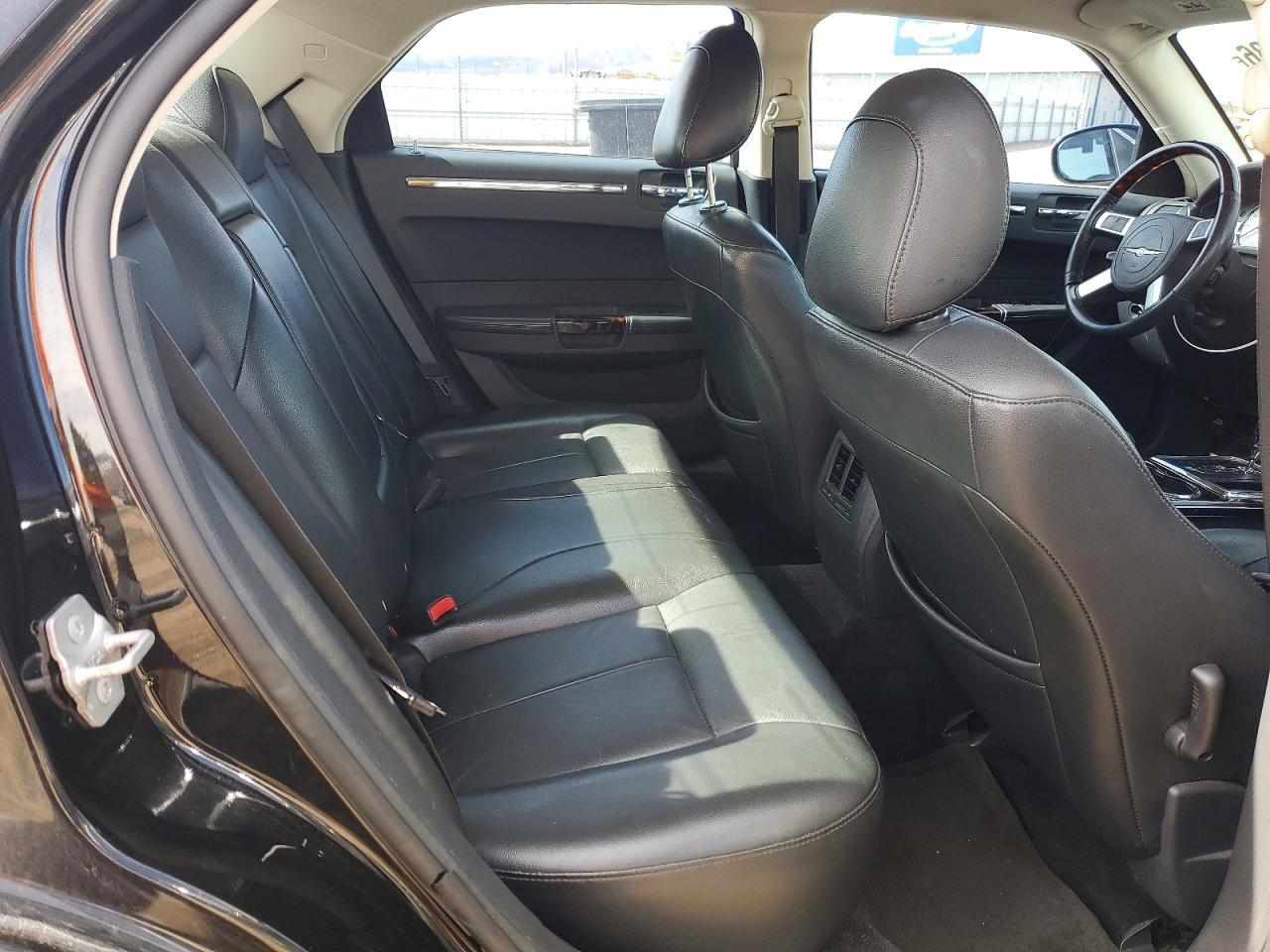 2010 CHRYSLER 300