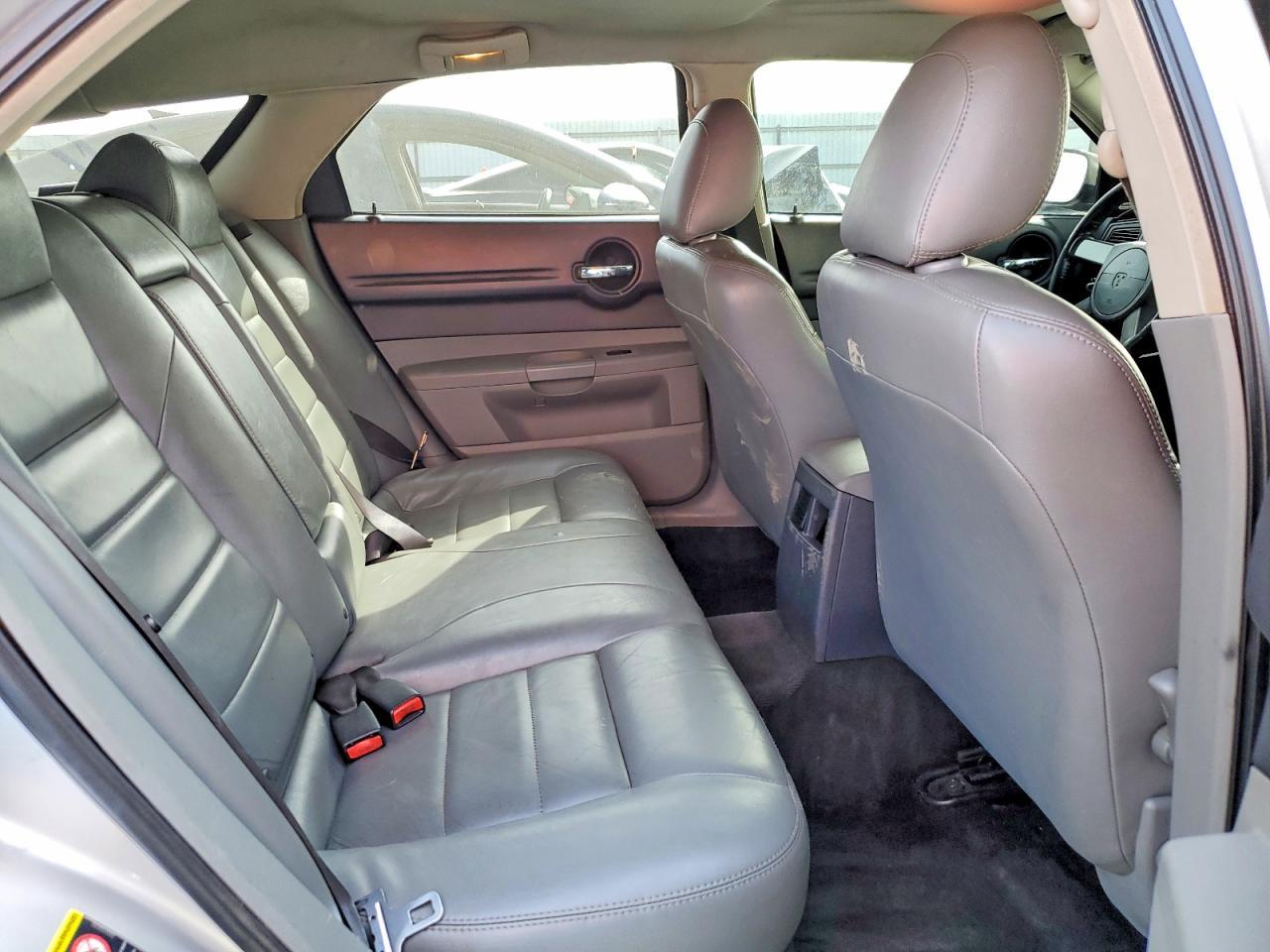 2005 DODGE MAGNUM