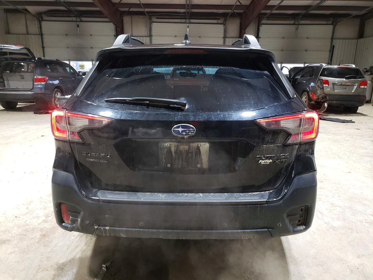 2021 SUBARU Outback