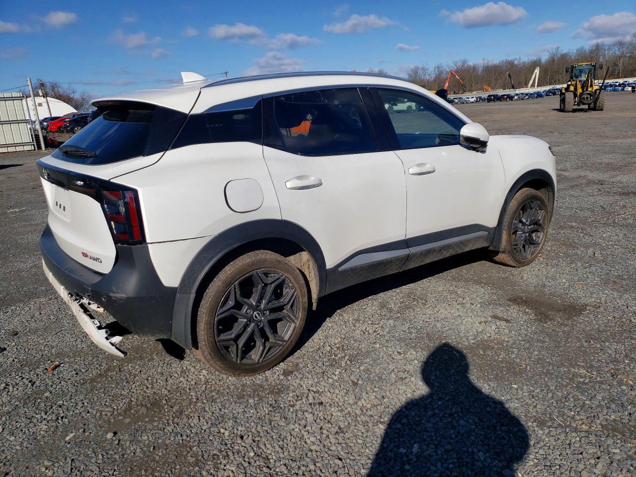 2025 NISSAN KICKS