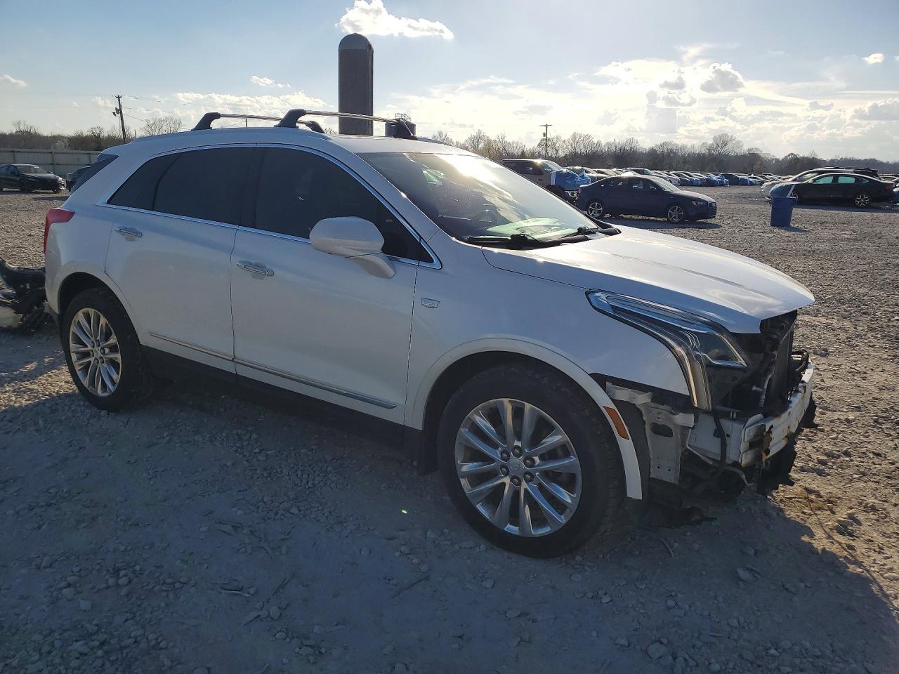 2017 CADILLAC XT5