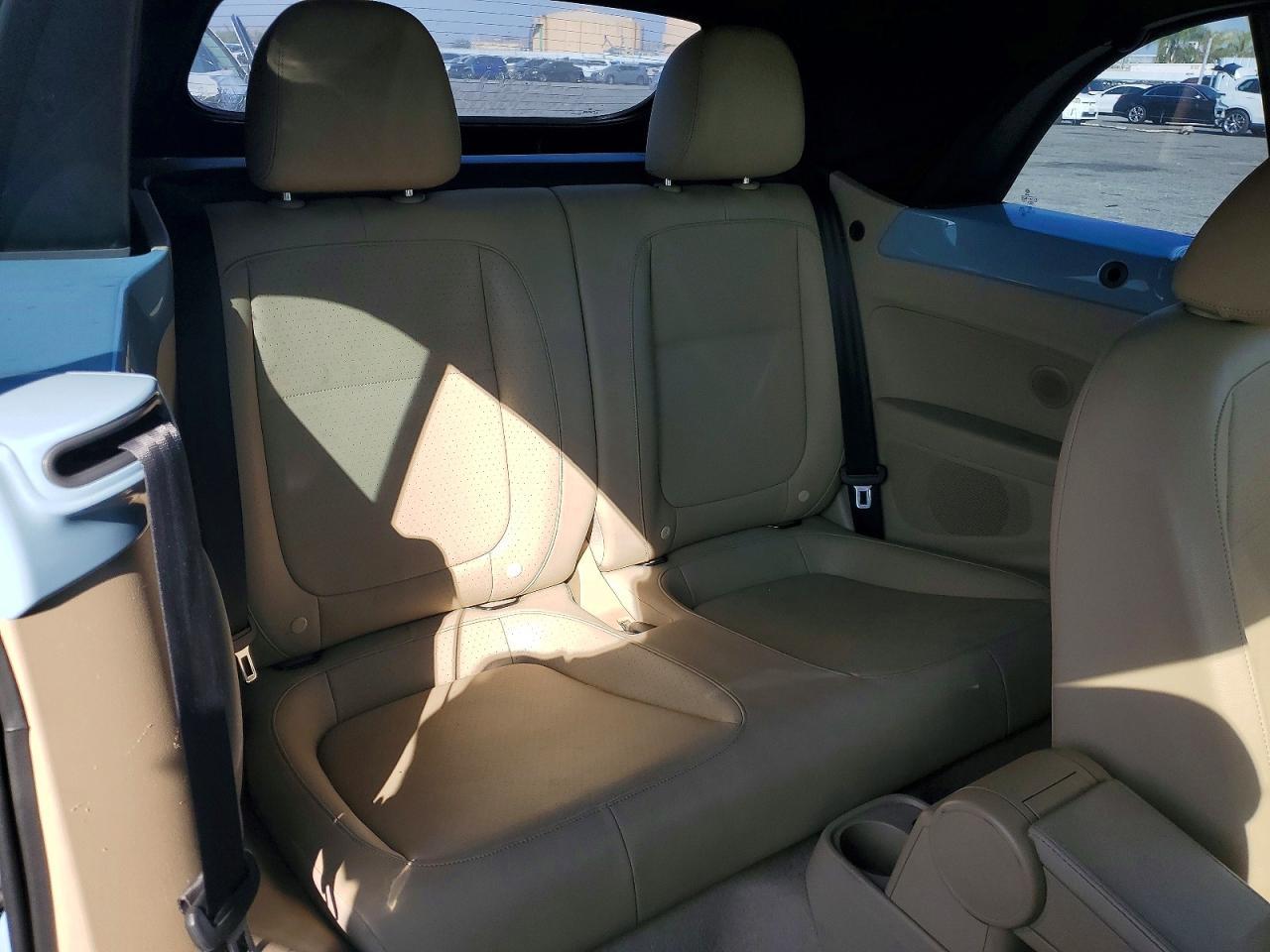 2015 VOLKSWAGEN Beetle