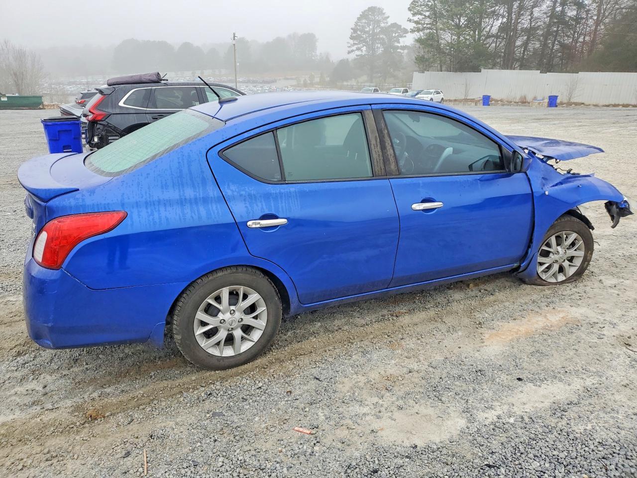 2017 NISSAN VERSA
