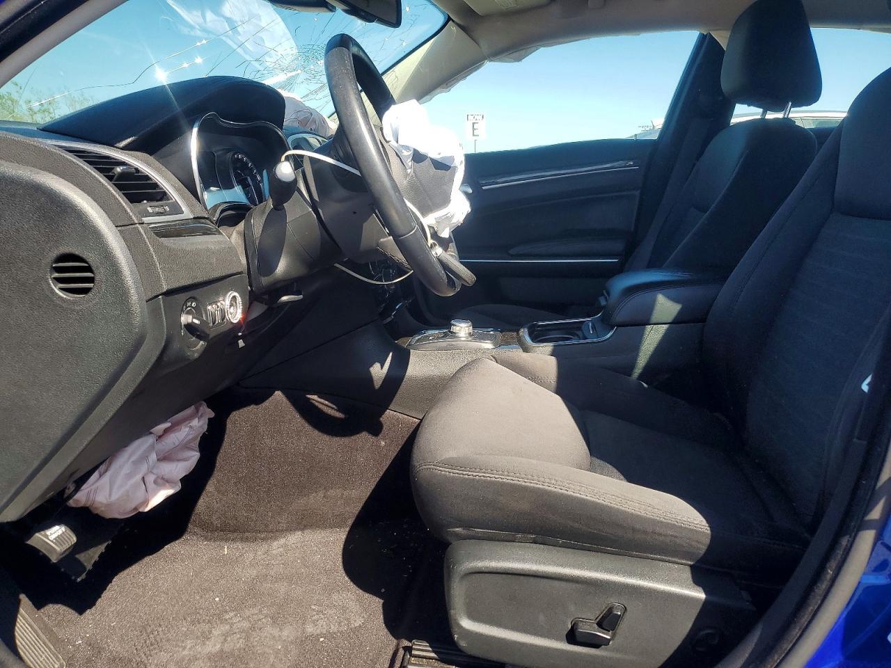 2018 CHRYSLER 300