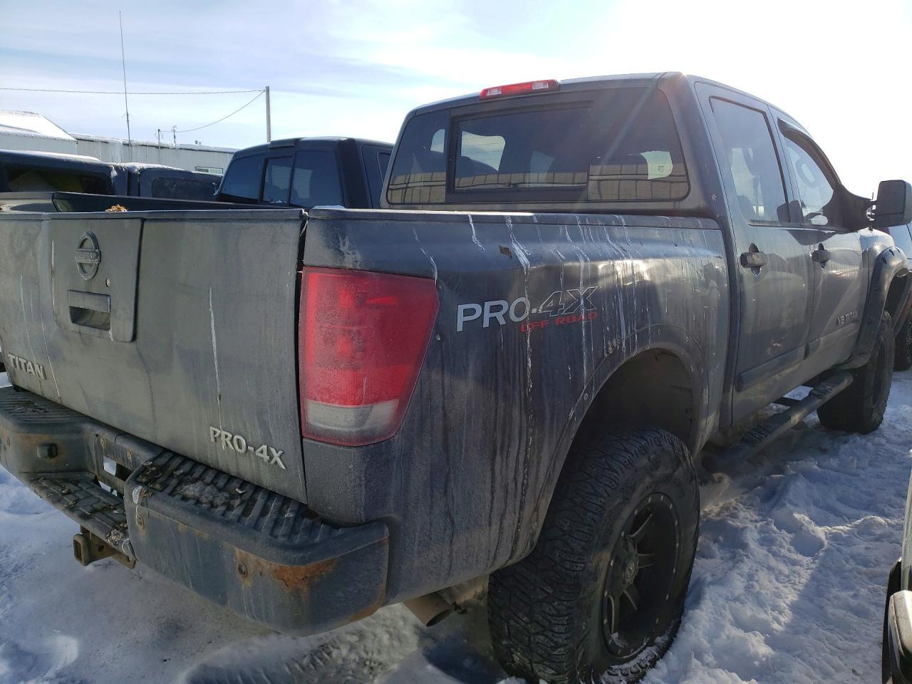 2011 NISSAN Titan