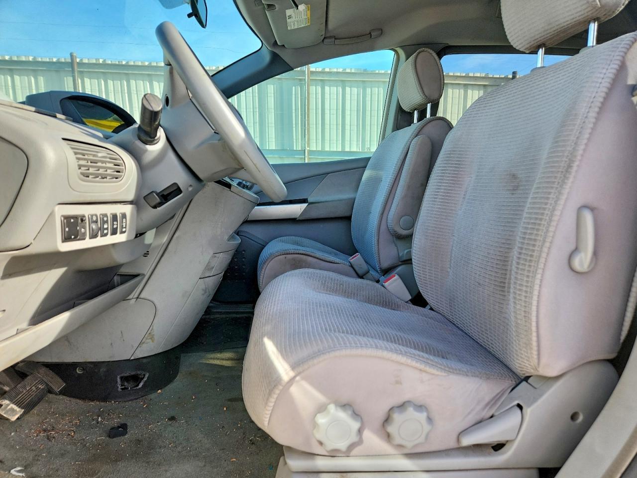 2004 NISSAN Quest