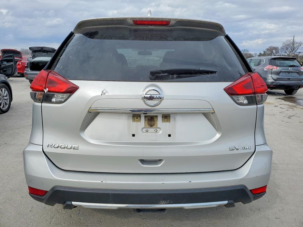 2017 NISSAN ROGUE