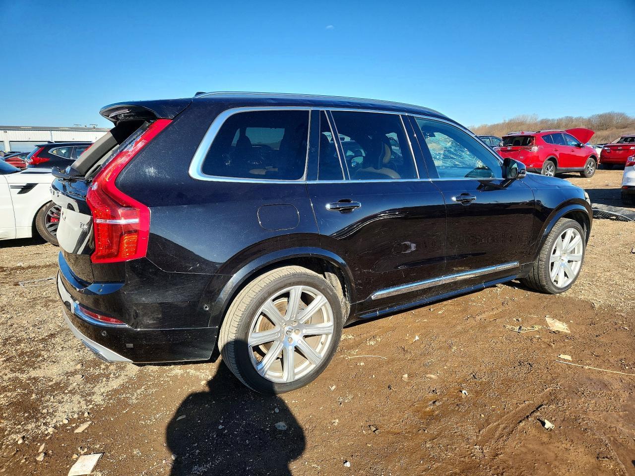 2016 VOLVO XC90