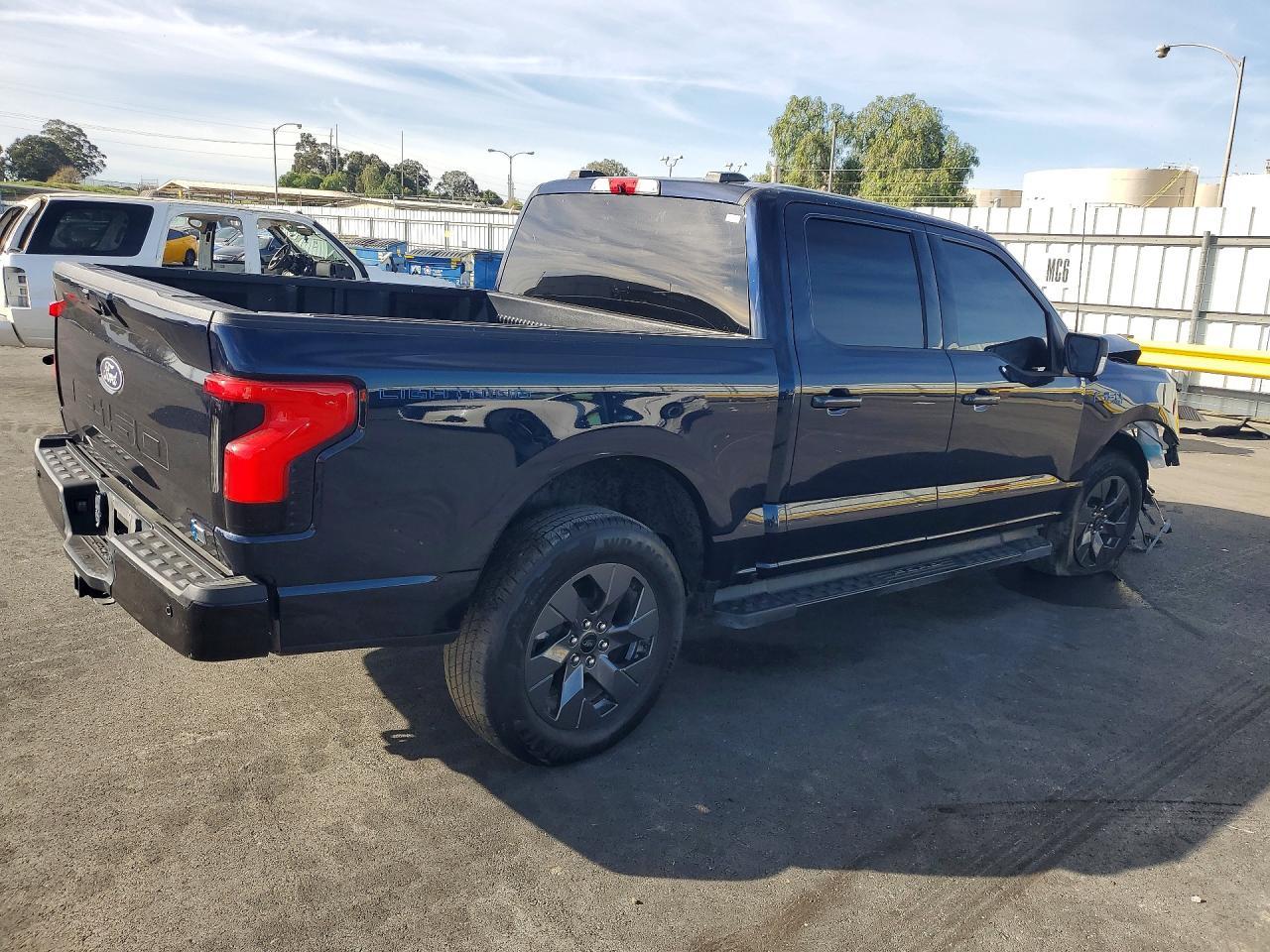 2024 FORD F-150 Lightning