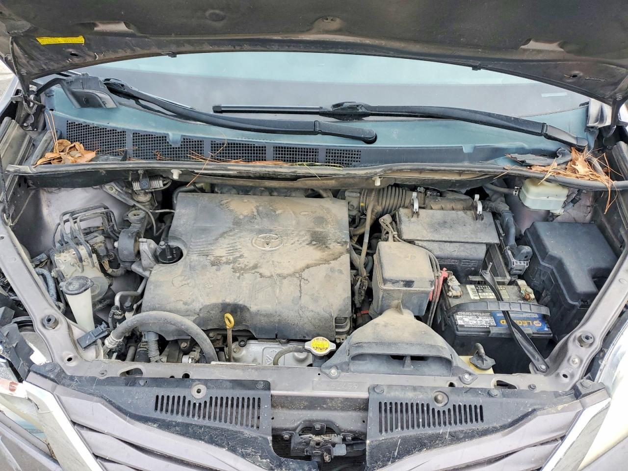 2015 TOYOTA SIENNA