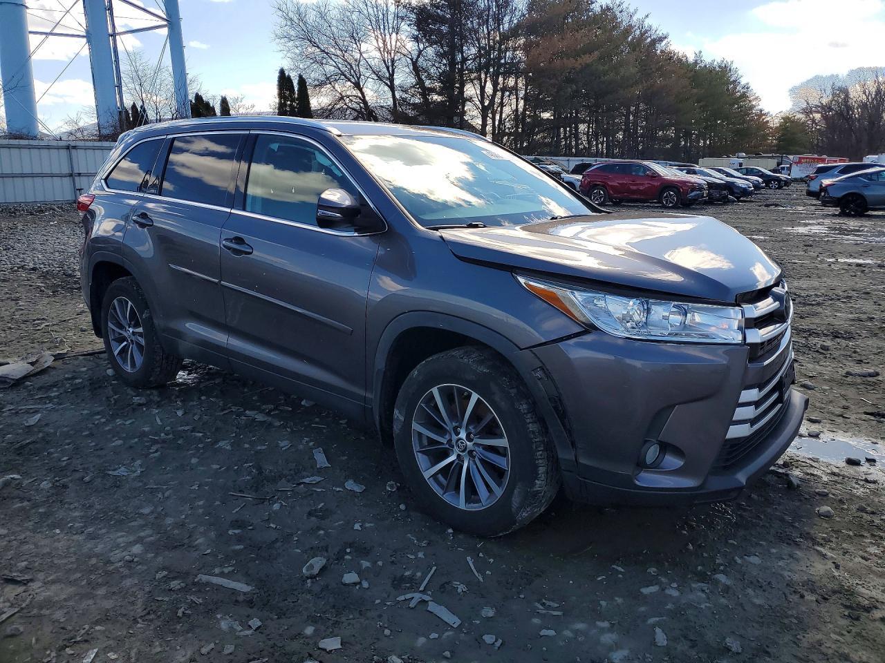2019 TOYOTA HIGHLANDER