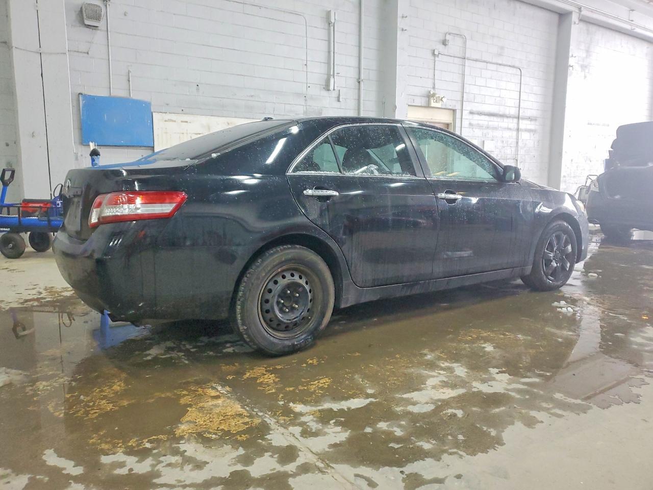 2010 TOYOTA CAMRY