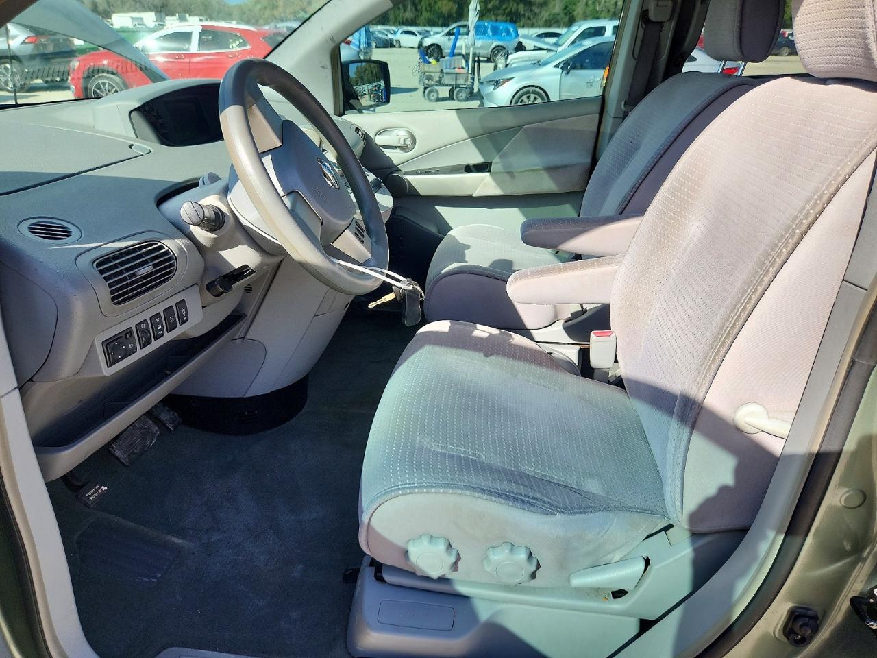 2005 NISSAN Quest