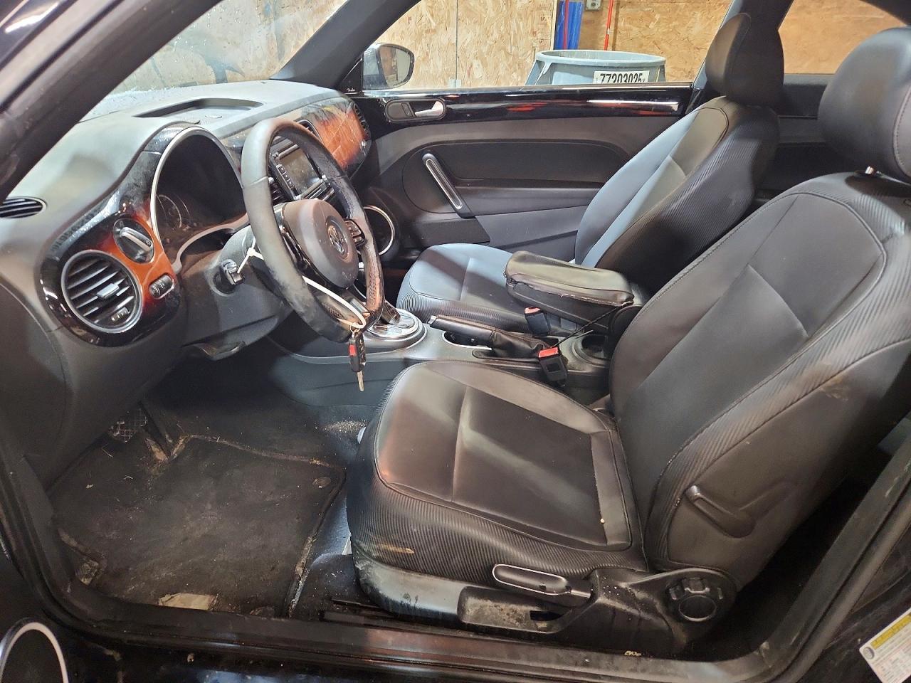 2013 VOLKSWAGEN Beetle
