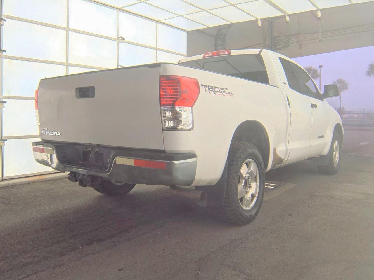 2011 TOYOTA TUNDRA