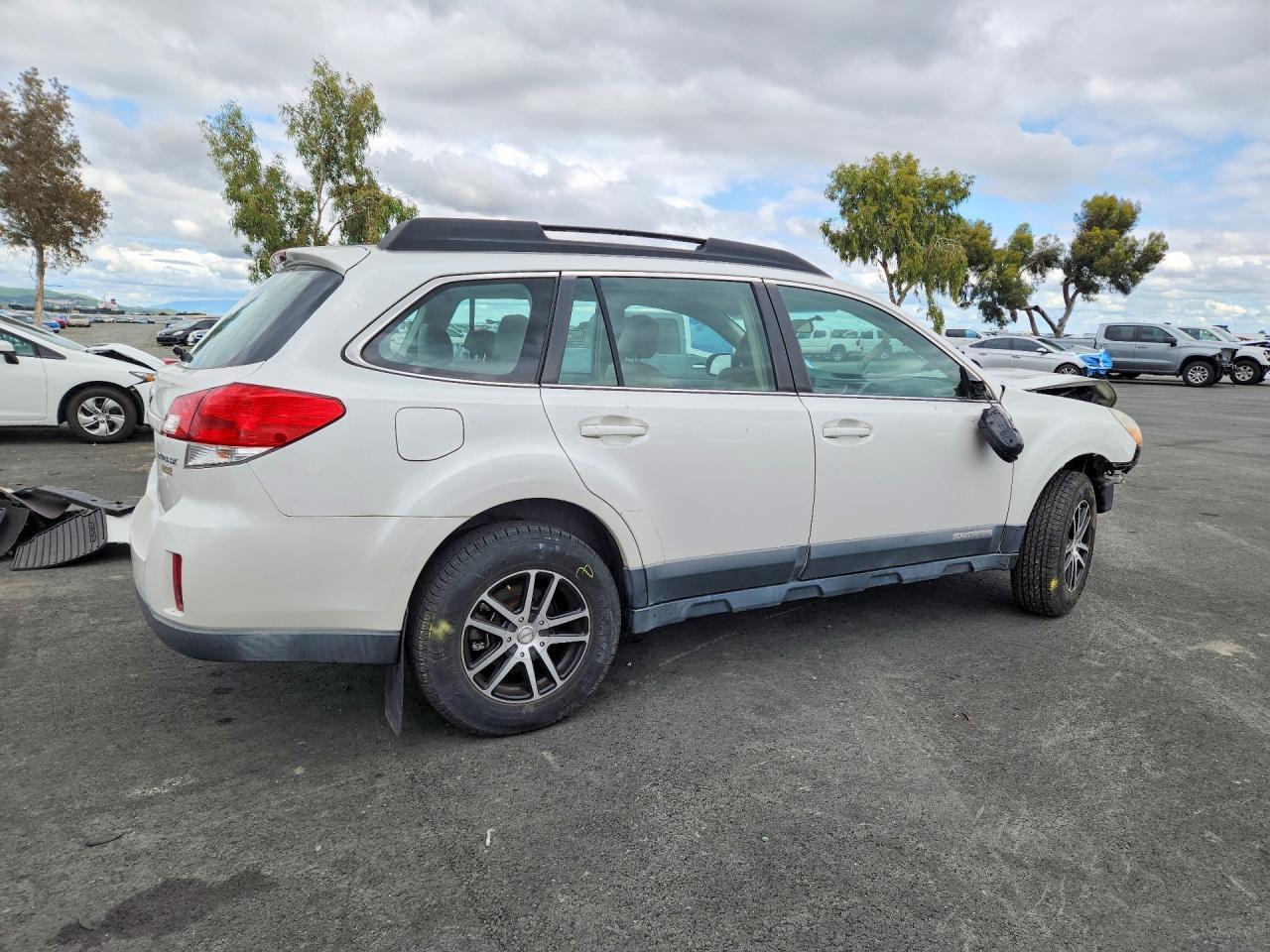 2010 SUBARU Outback