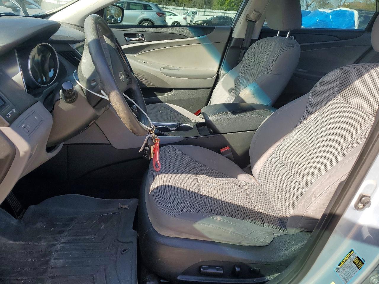2011 HYUNDAI SONATA