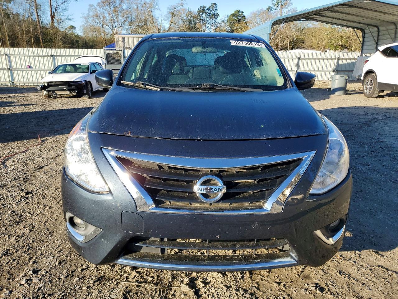 2017 NISSAN VERSA