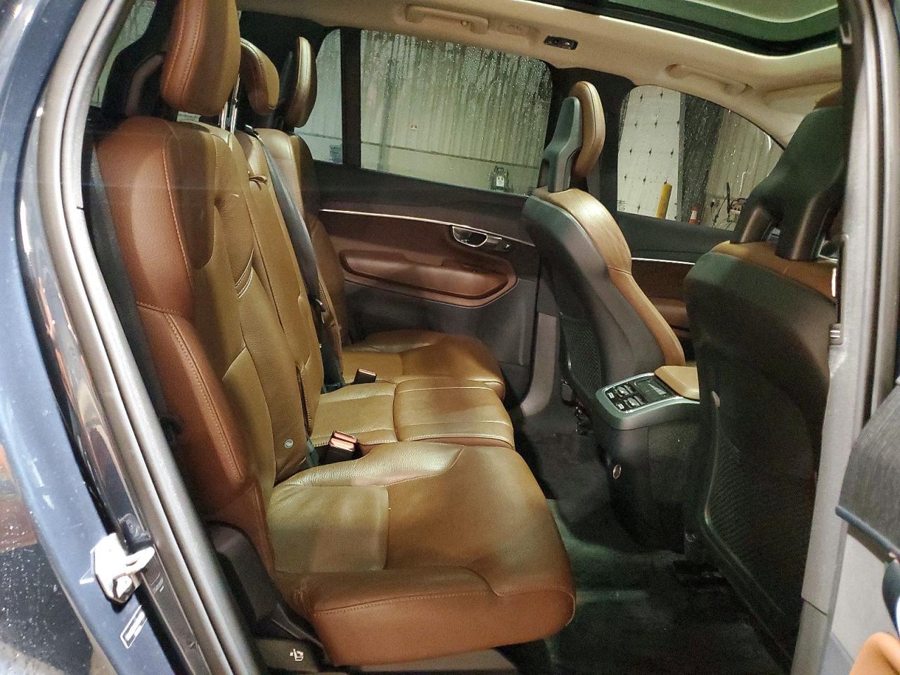 2020 VOLVO XC90