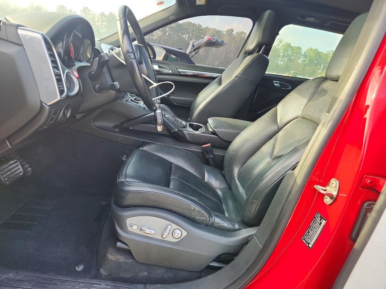 2014 PORSCHE CAYENNE