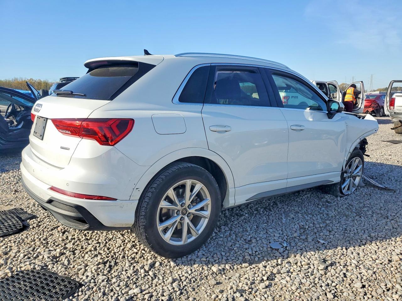 2024 AUDI Q3